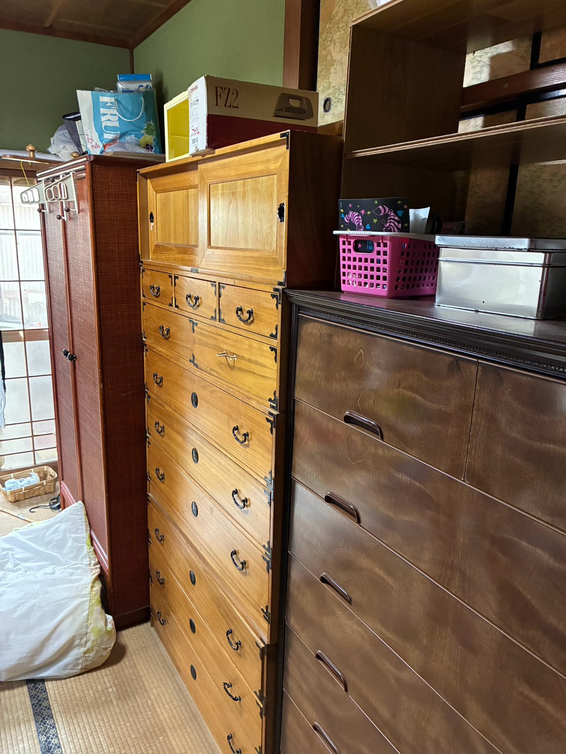 H・A様宅 作業前:タンスなどの収納家具