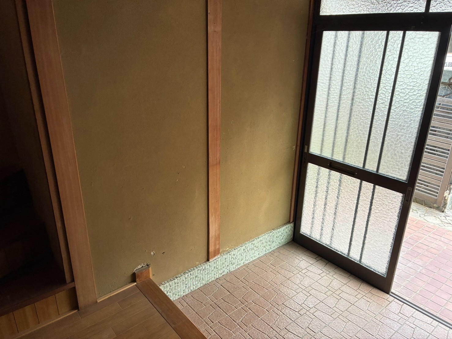 H・A様宅 搬出後:玄関まわりの床面