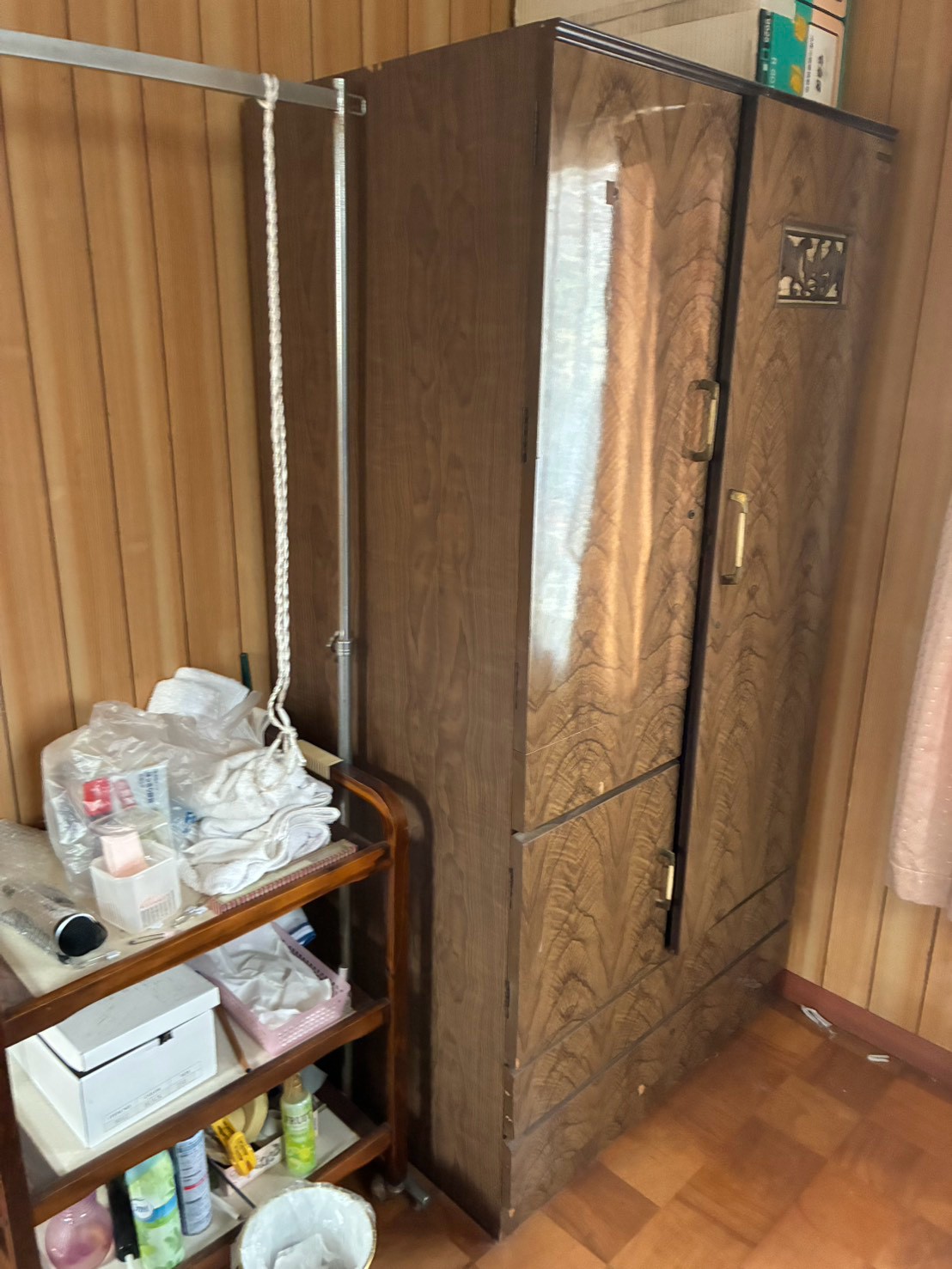 H・A様宅 作業前:背の高い家具と小物