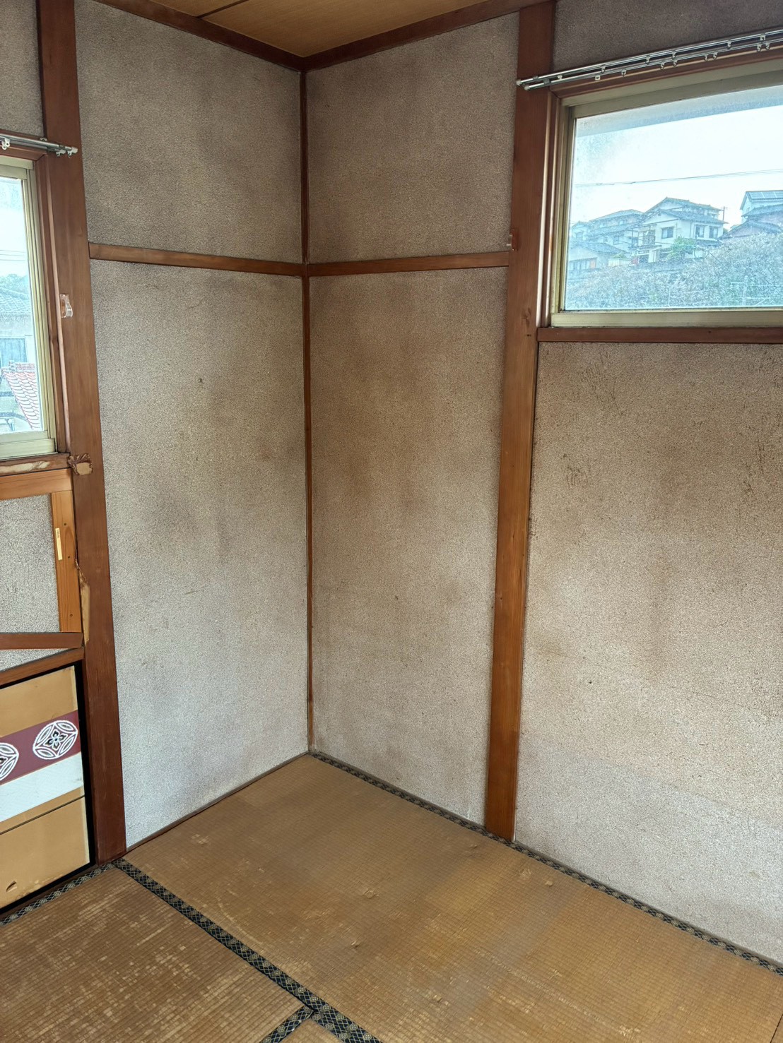 H・A様宅 搬出後:和室の窓側と壁際