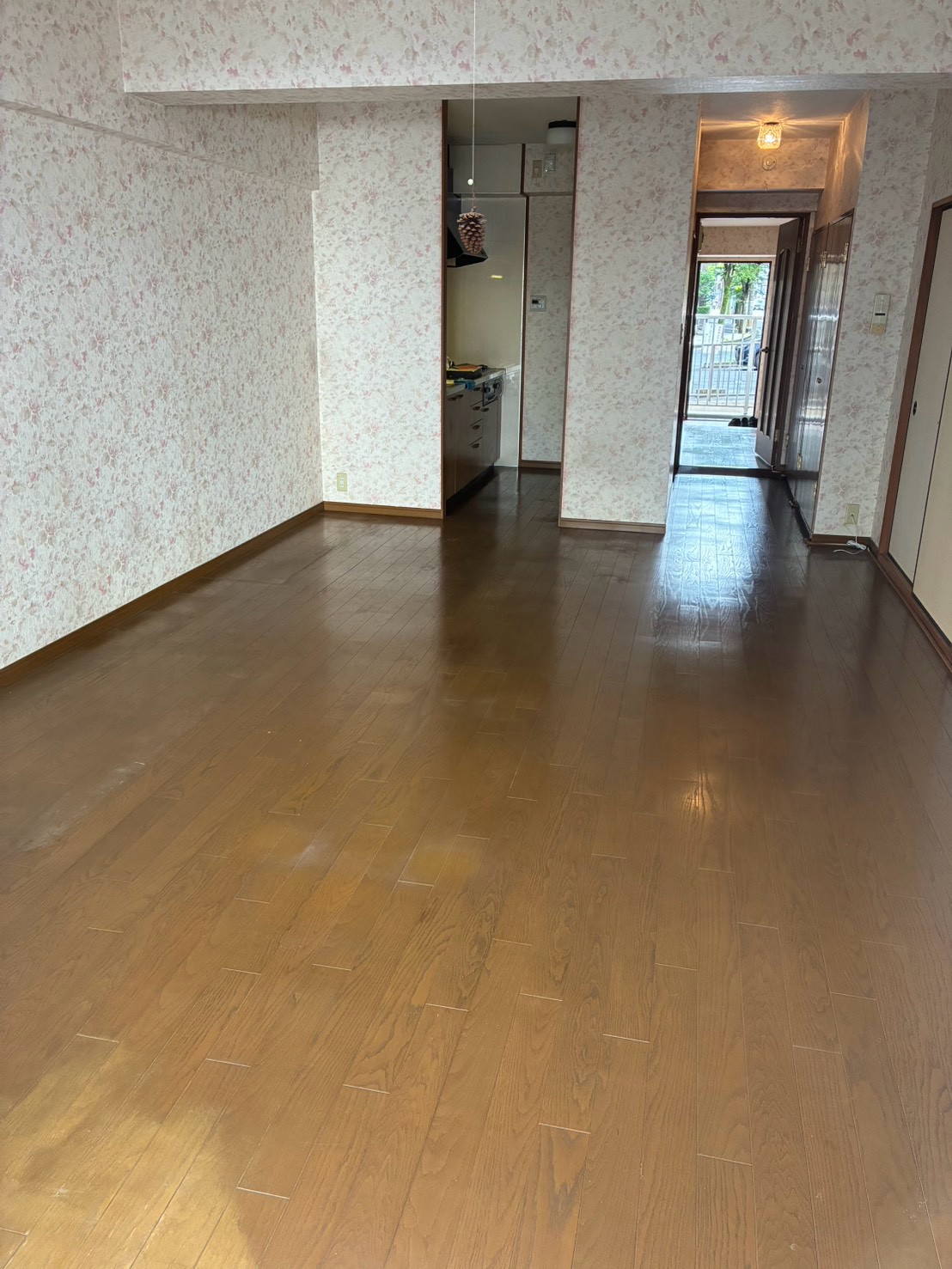H・I様宅 整理後:リビングの床と出入口
